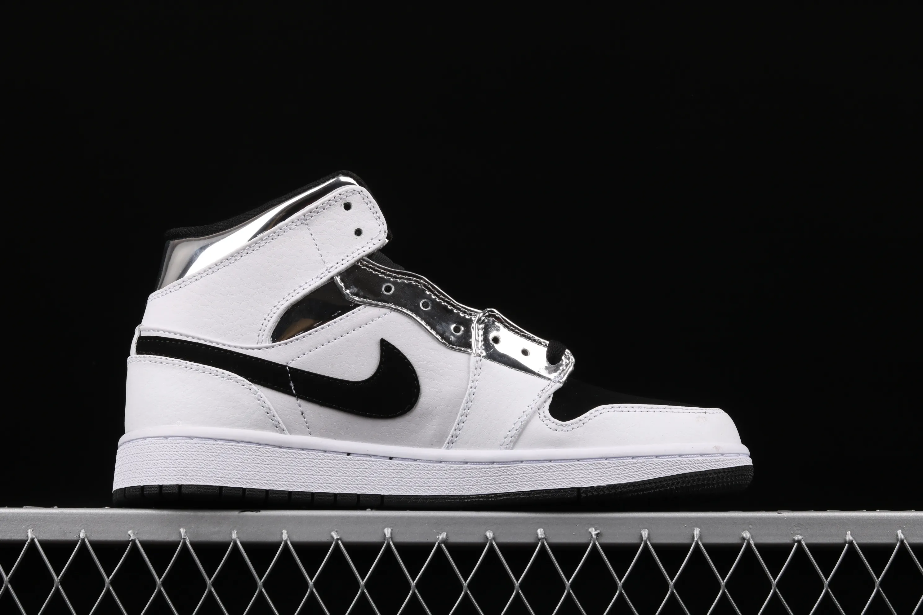 All categories Air Jordan Jordan series basketball shoes Air Jordan 1 Mid Air Jordan 1 Mid AJ1 Leonard Jr. Joe 1 black and white silver 554724-121